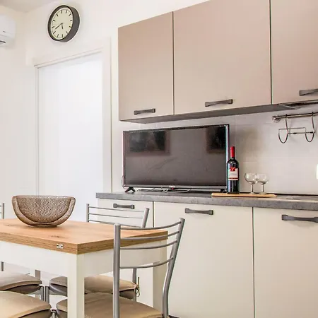 Apartment Corallo By Interhome Viareggio